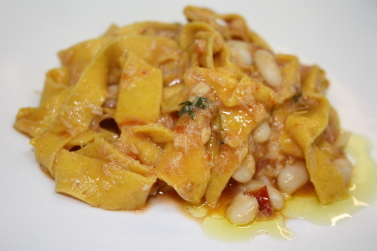 Ristorante Arnia del Cuciniere di Falconara Marittima maltagliati di farina integrale al ragù di baccalà e fagioli cannellini 