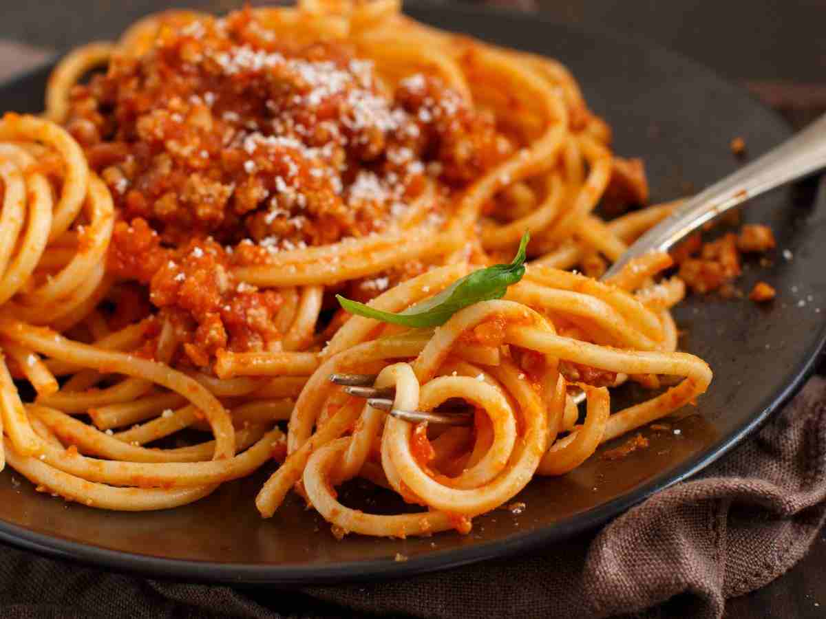 spaghetti al sugo di pomodoro