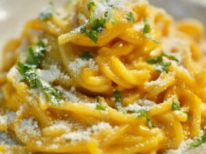 spaghetti cremosi con prezzemolo