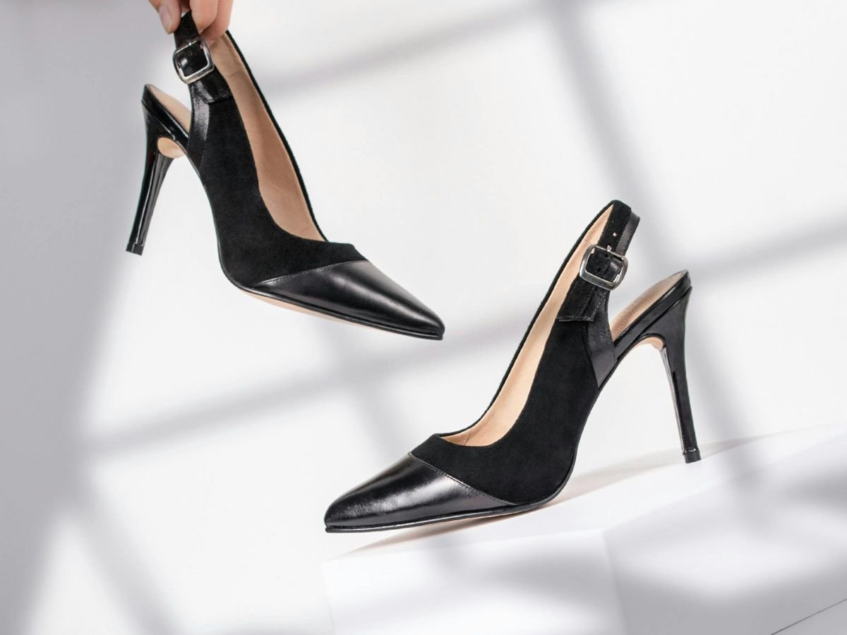 due tacchi neri eleganti
